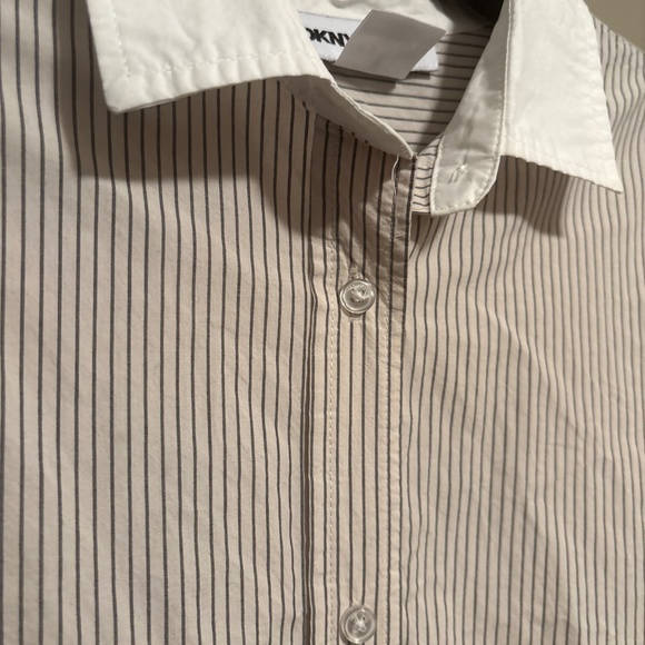 Striped dkny shirt size M-L pls see pic of missing button on cuff - Picture 4 of 7